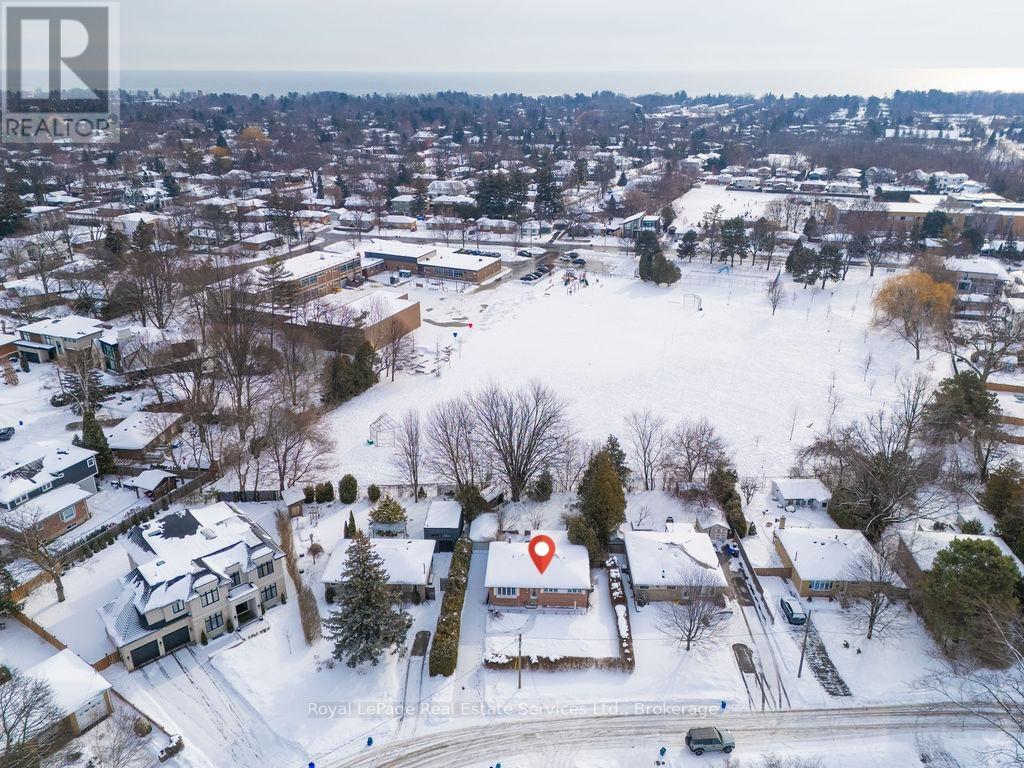 557 Stonecliffe Road, Oakville, Ontario  L6L 4N8 - Photo 41 - W12786216