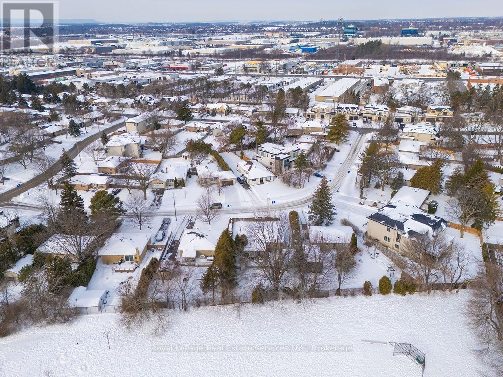 557 Stonecliffe Road, Oakville, Ontario  L6L 4N8 - Photo 44 - W12786216