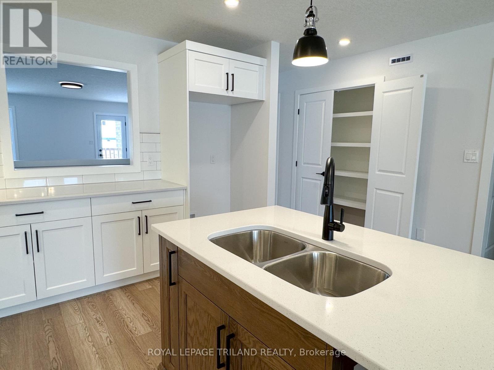 23 Harrow Lane, St. Thomas, Ontario  N5R 0P3 - Photo 4 - X12680736