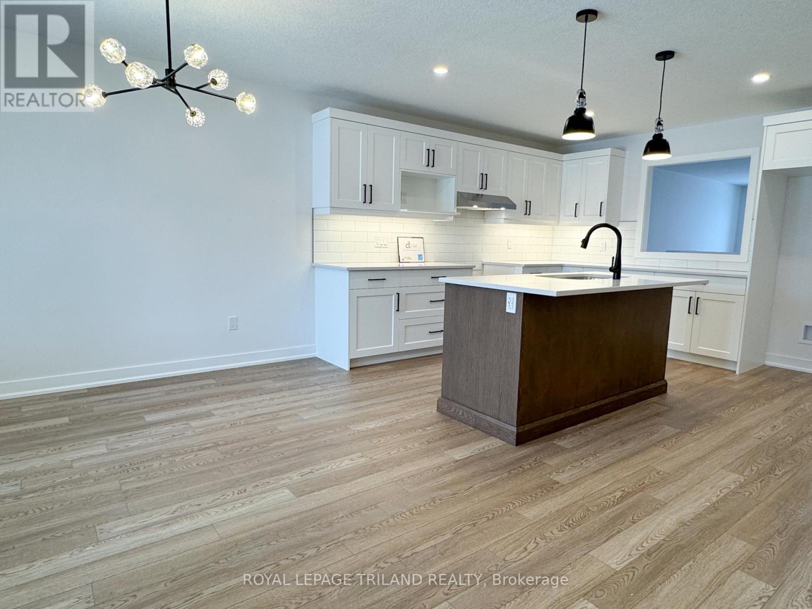 23 Harrow Lane, St. Thomas, Ontario  N5R 0P3 - Photo 2 - X12680736