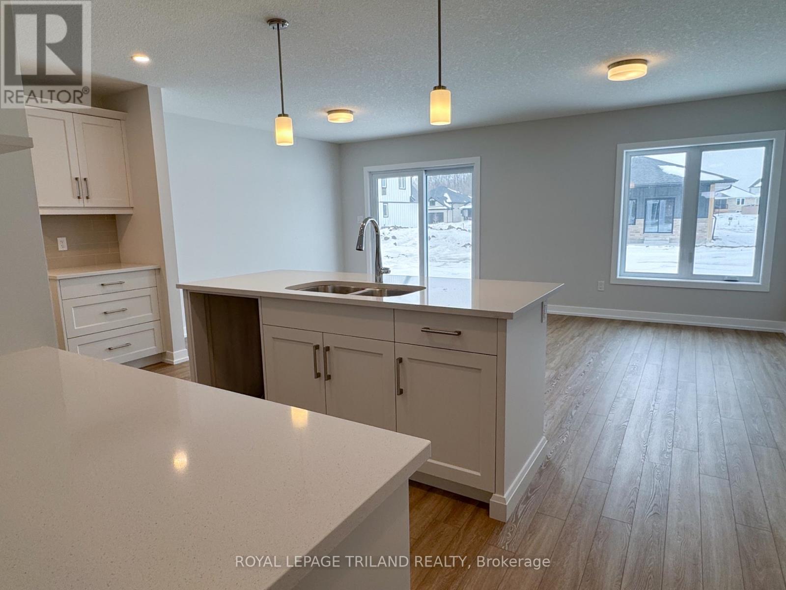 20 Harrow Lane, St. Thomas, Ontario  N5R 0P3 - Photo 8 - X12786036