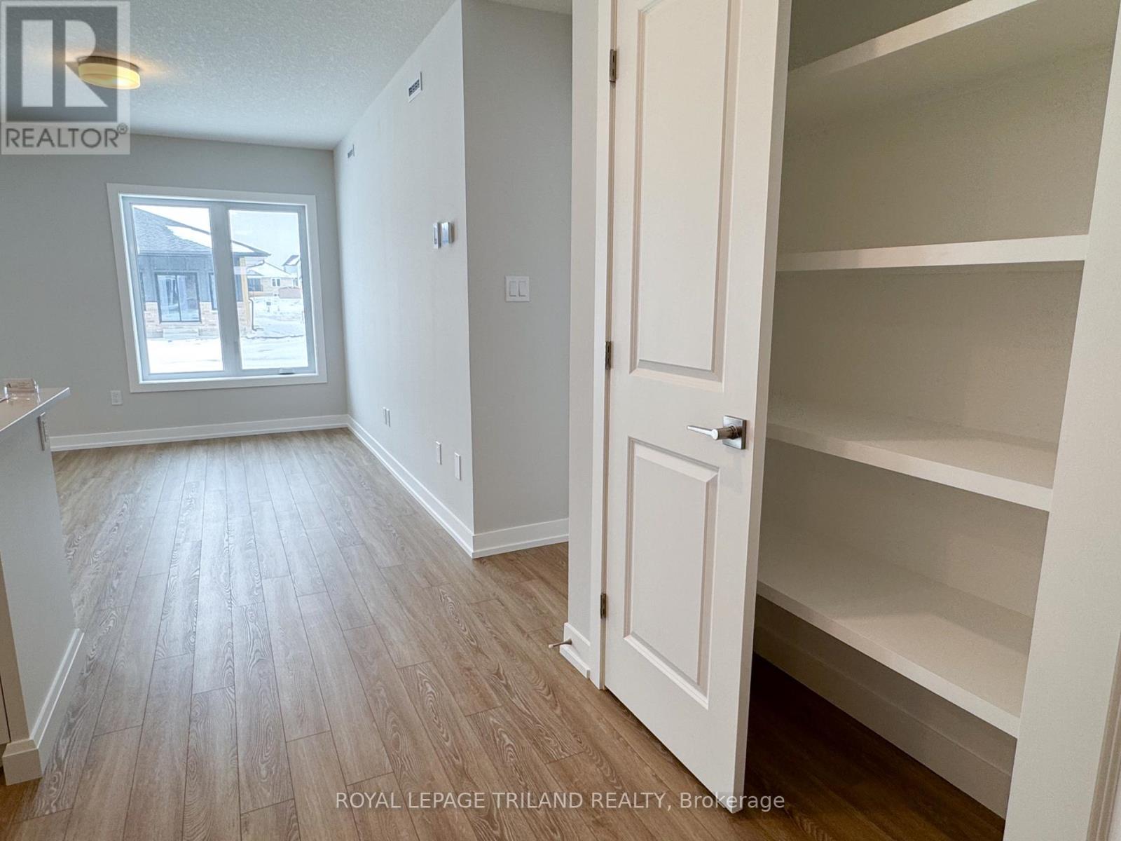 20 Harrow Lane, St. Thomas, Ontario  N5R 0P3 - Photo 7 - X12786036