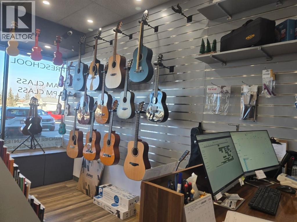 123 Any Musicworks  Nw, Calgary, Alberta  T3A 4Y4 - Photo 2 - A2286256