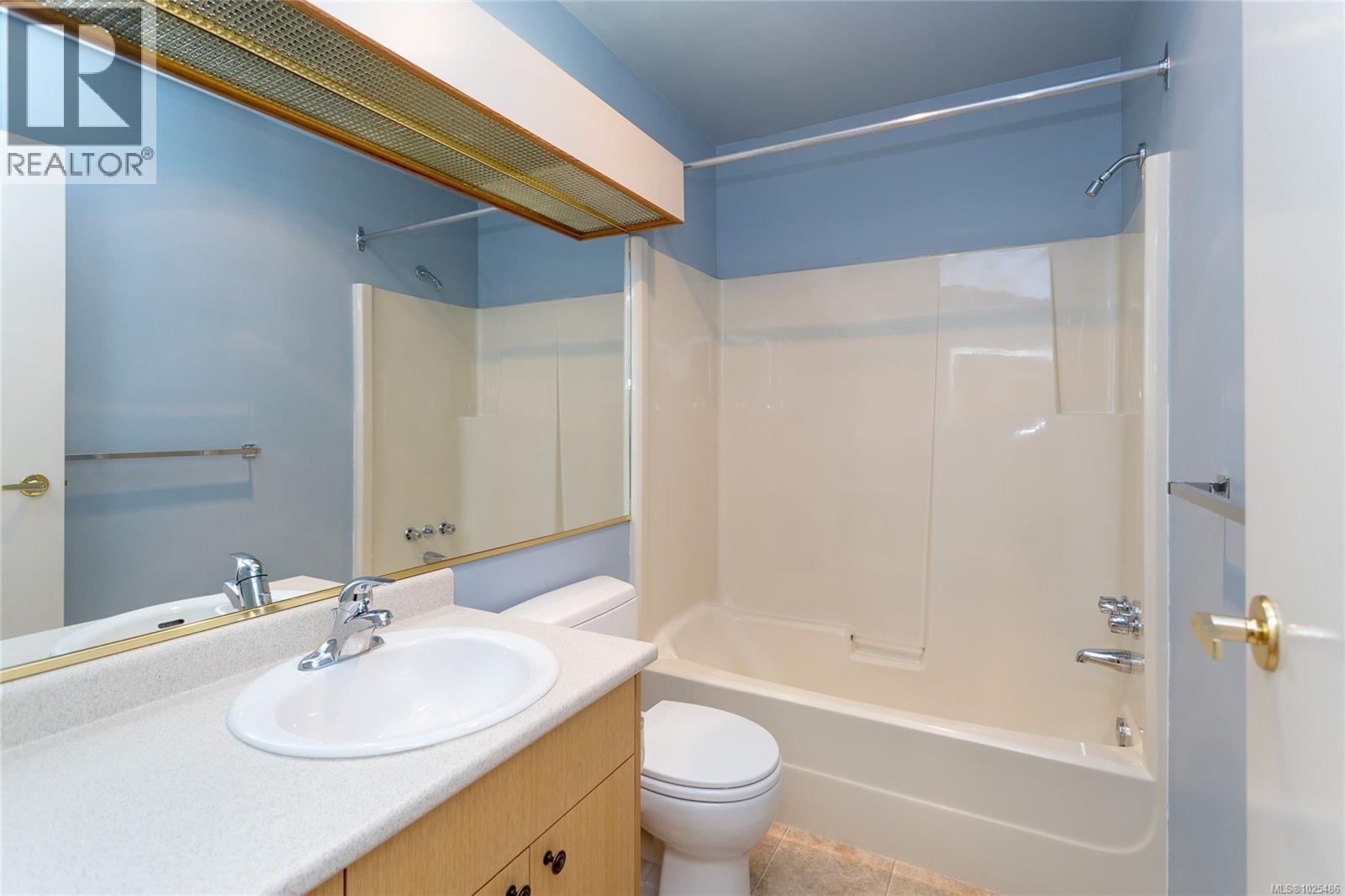 304 2490 Bevan Ave, Sidney, British Columbia  V8L 5C6 - Photo 18 - 1025486