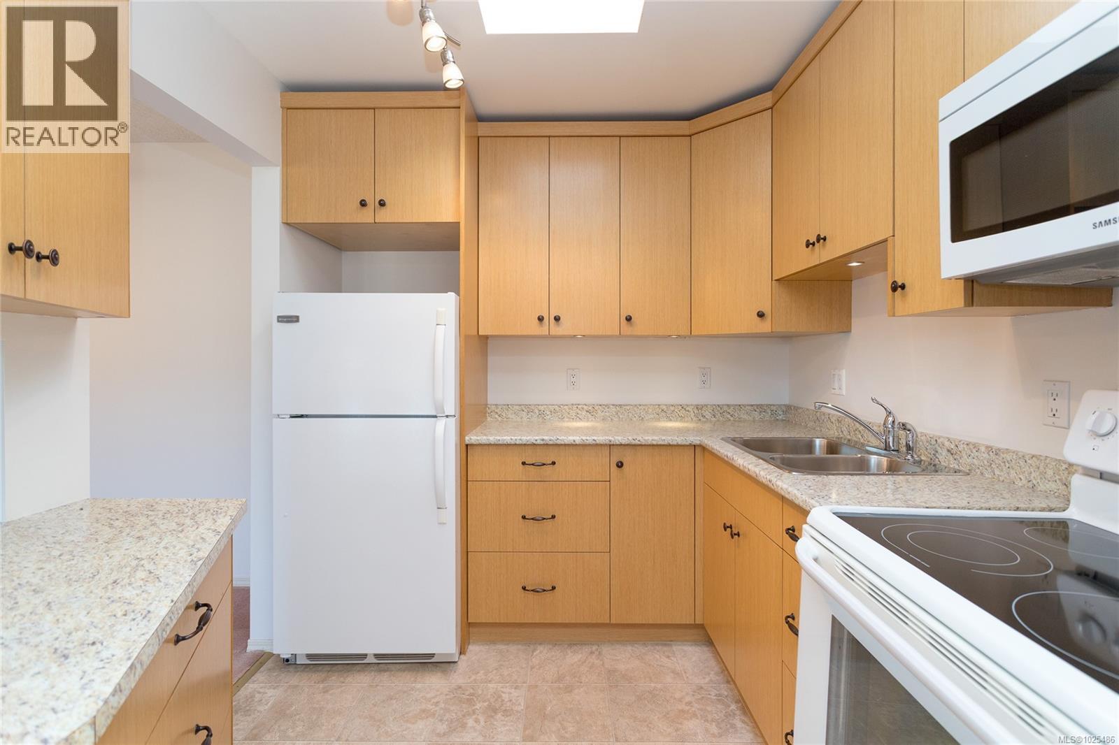 304 2490 Bevan Ave, Sidney, British Columbia  V8L 5C6 - Photo 9 - 1025486