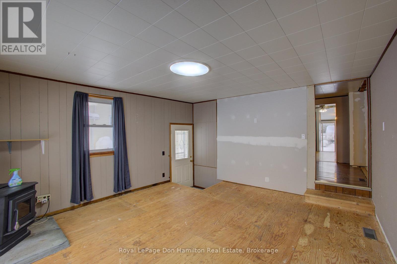 34 George Street N, West Grey, Ontario  N0G 1S0 - Photo 9 - X12633506