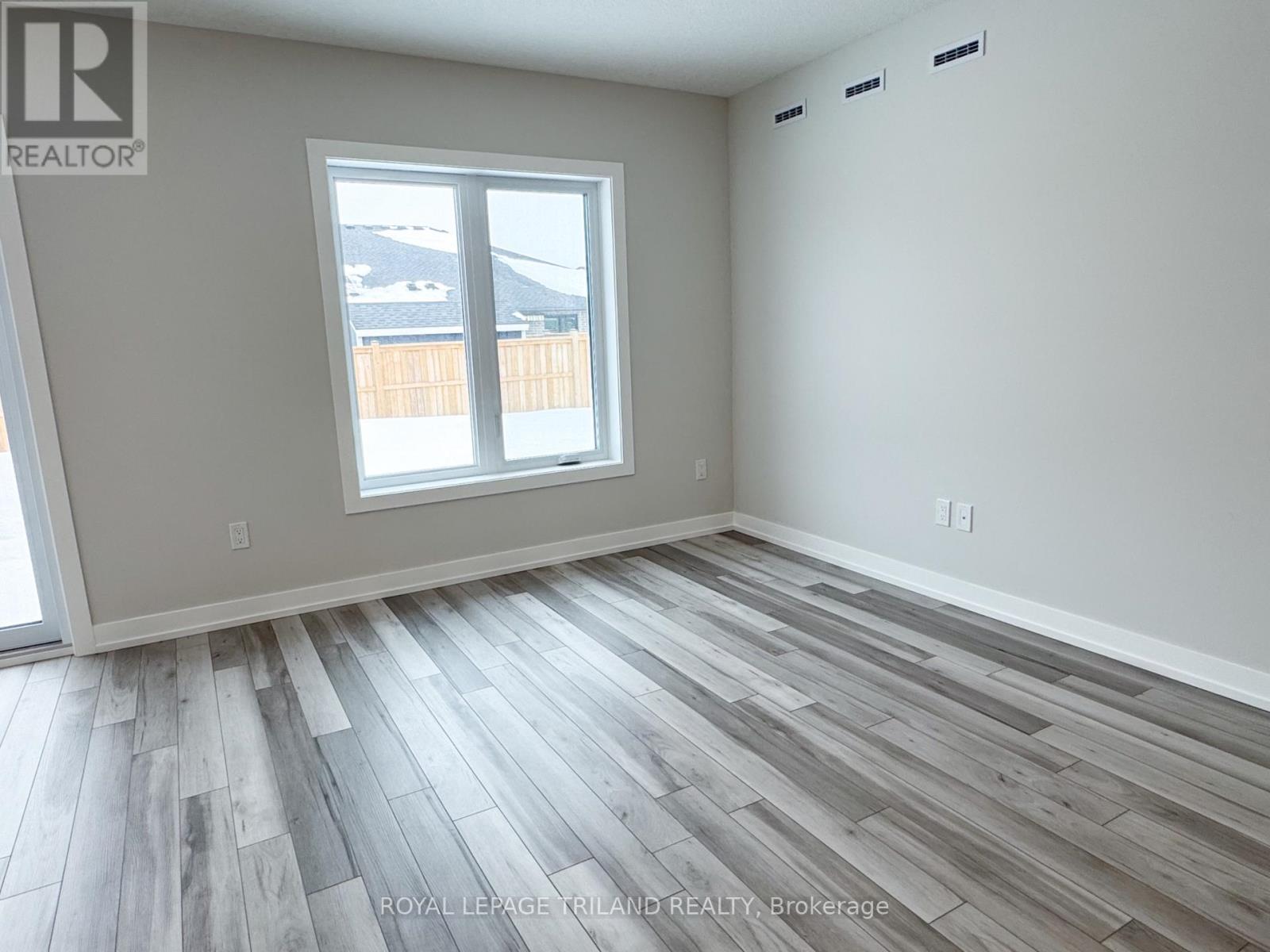 110 Styles Drive, St. Thomas, Ontario  N5R 0N8 - Photo 17 - X12552094