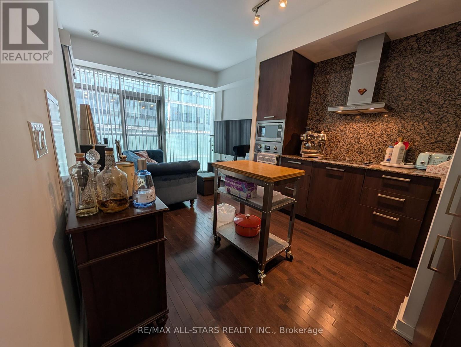 609 - 14 York Street, Toronto, Ontario  M5J 0B1 - Photo 3 - C12786262
