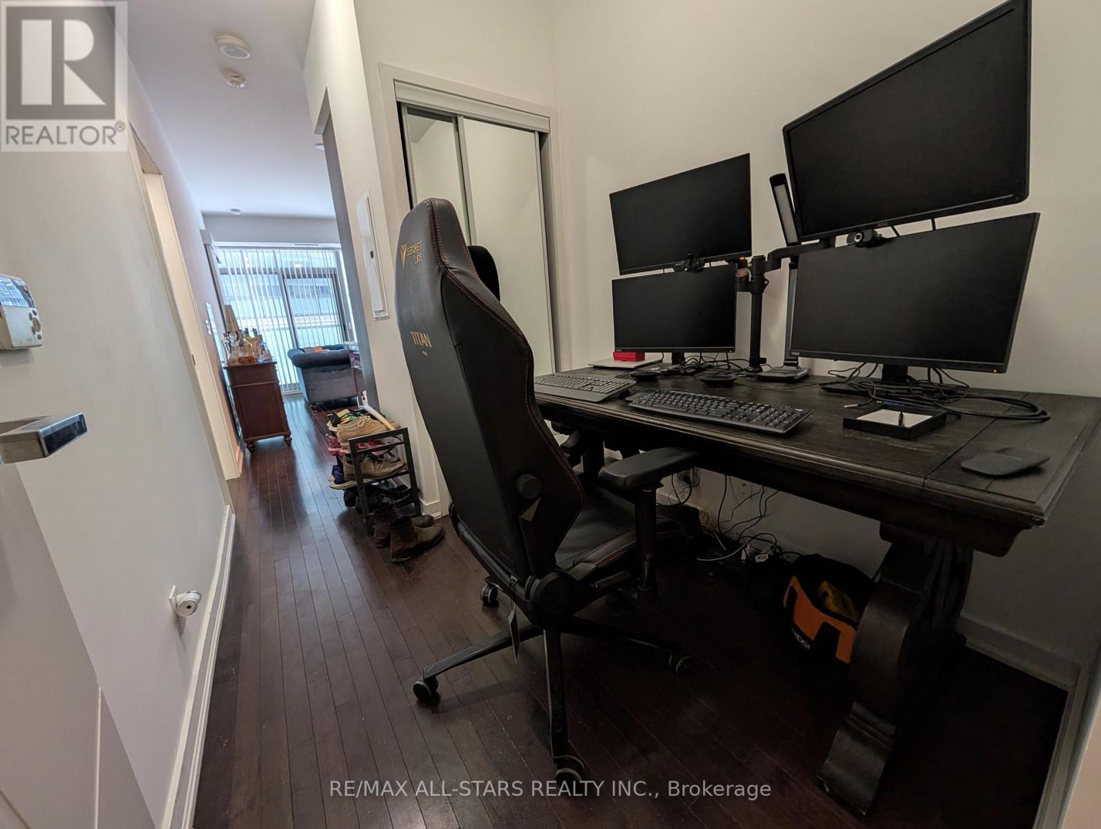 609 - 14 York Street, Toronto, Ontario  M5J 0B1 - Photo 8 - C12786262