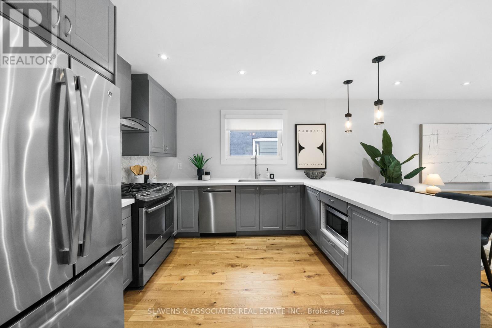 15 Ashbury Avenue, Toronto, Ontario  M6E 1V6 - Photo 12 - C12786264