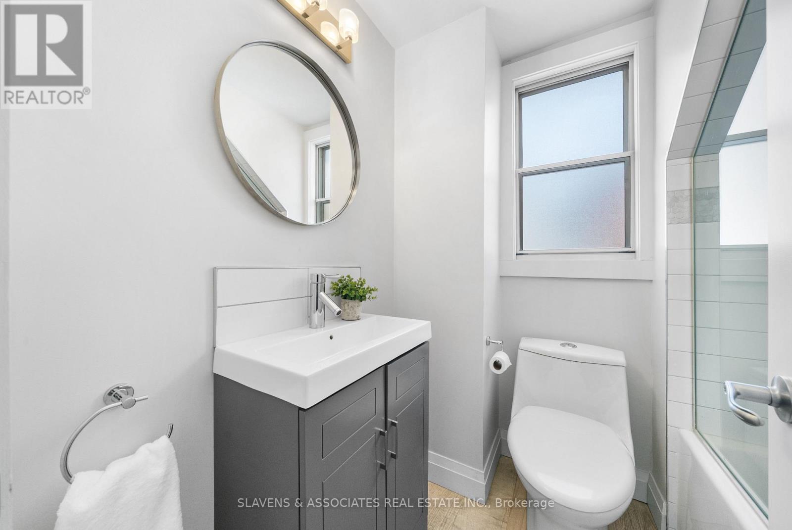 15 Ashbury Avenue, Toronto, Ontario  M6E 1V6 - Photo 26 - C12786264