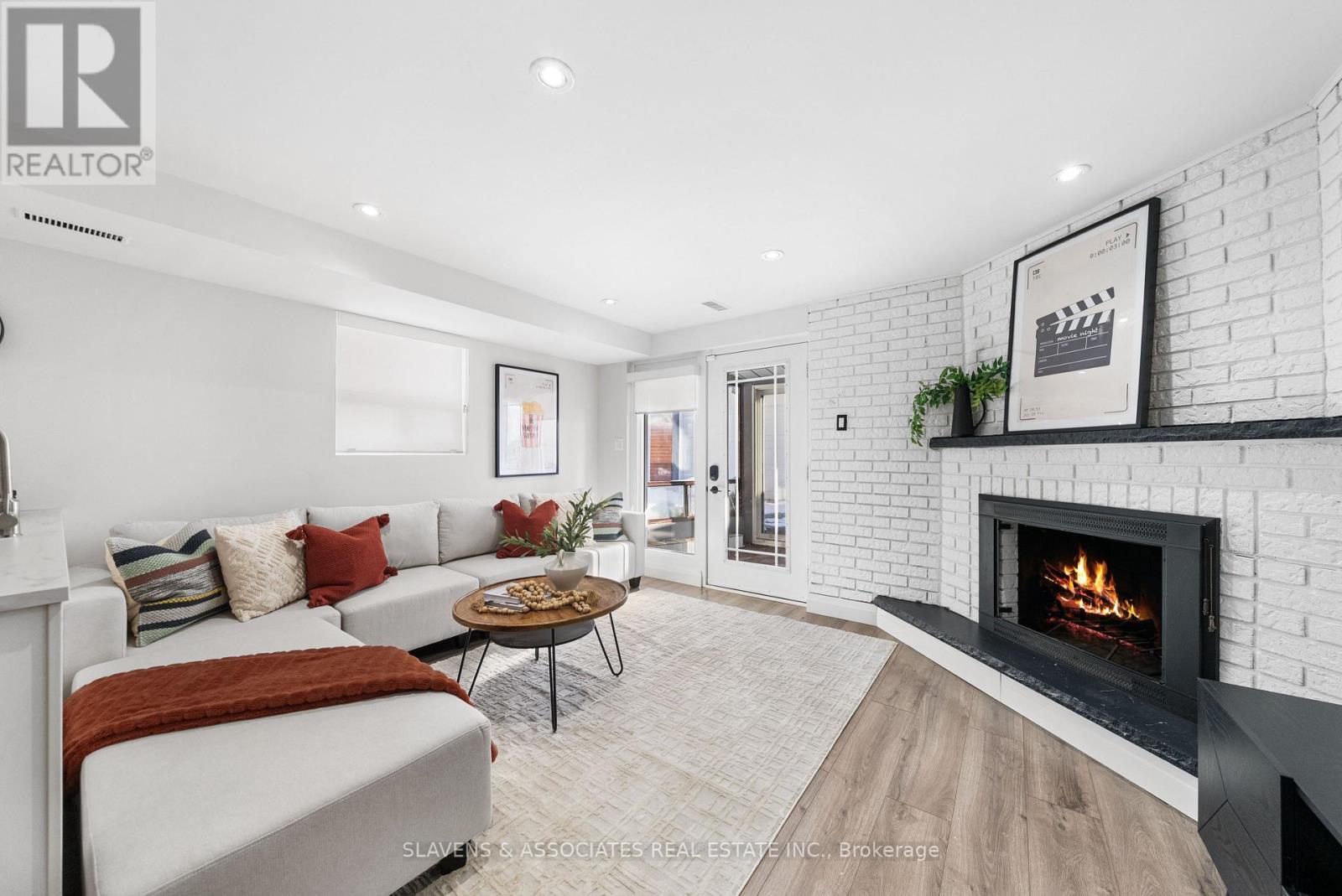 15 Ashbury Avenue, Toronto, Ontario  M6E 1V6 - Photo 30 - C12786264