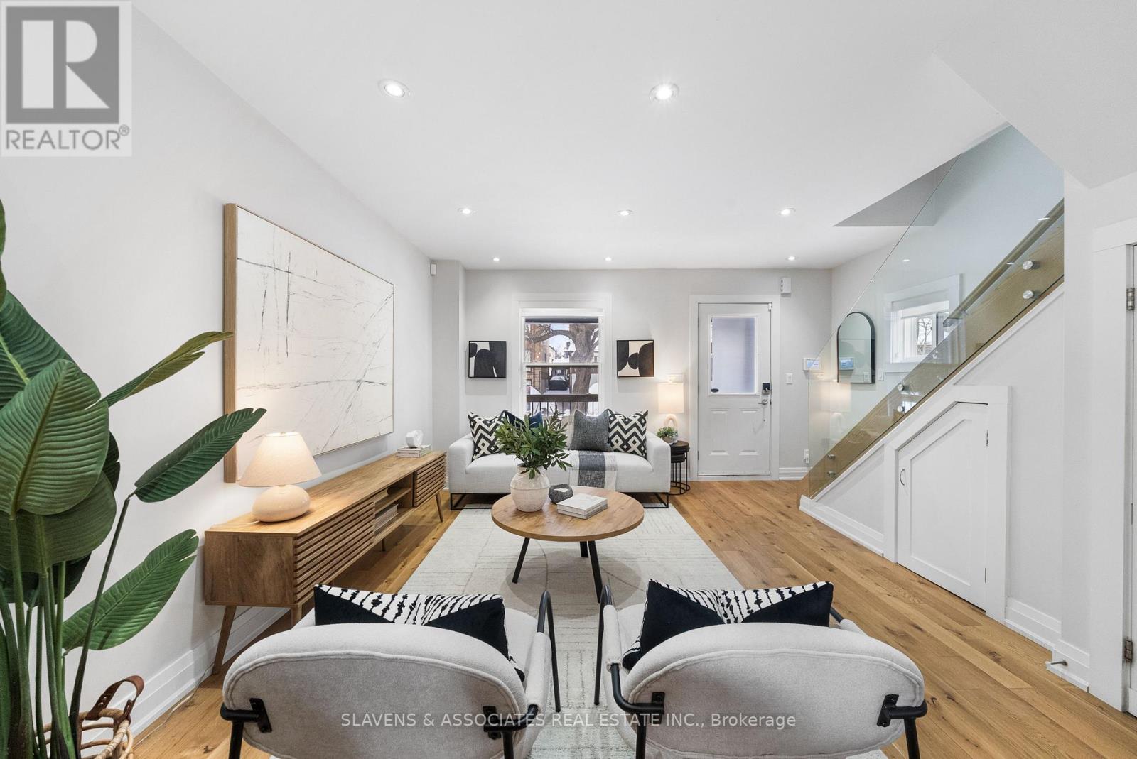 15 Ashbury Avenue, Toronto, Ontario  M6E 1V6 - Photo 8 - C12786264