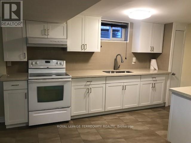 233 Shawnee Circle, Toronto, Ontario  M2H 2Y3 - Photo 5 - C12786288