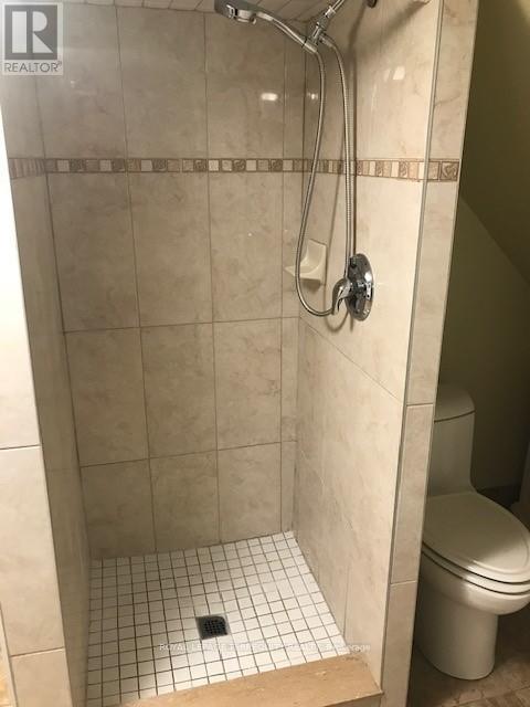 233 Shawnee Circle, Toronto, Ontario  M2H 2Y3 - Photo 7 - C12786288