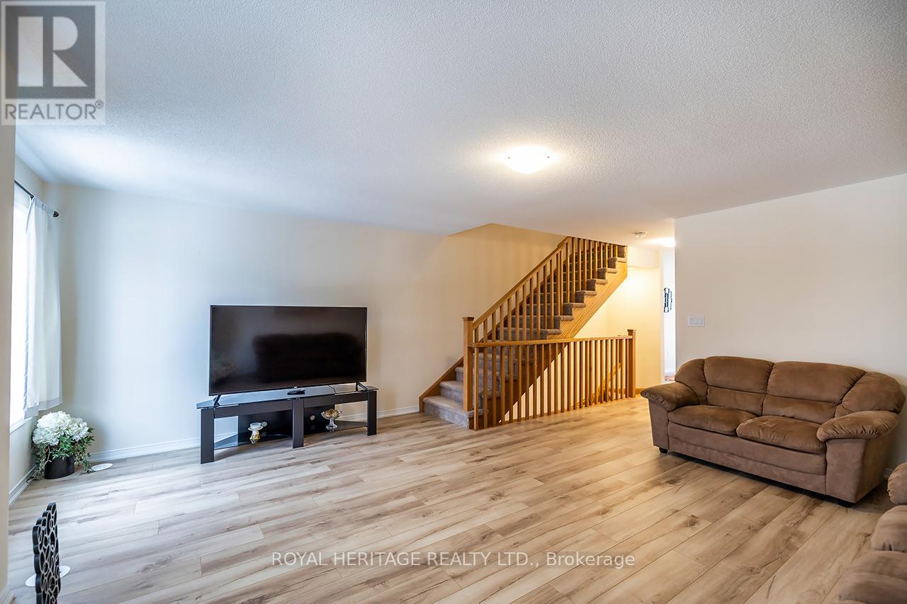 5 Loana Lane, Clarington, Ontario L1C 7G9 - Photo 12 - E12779070