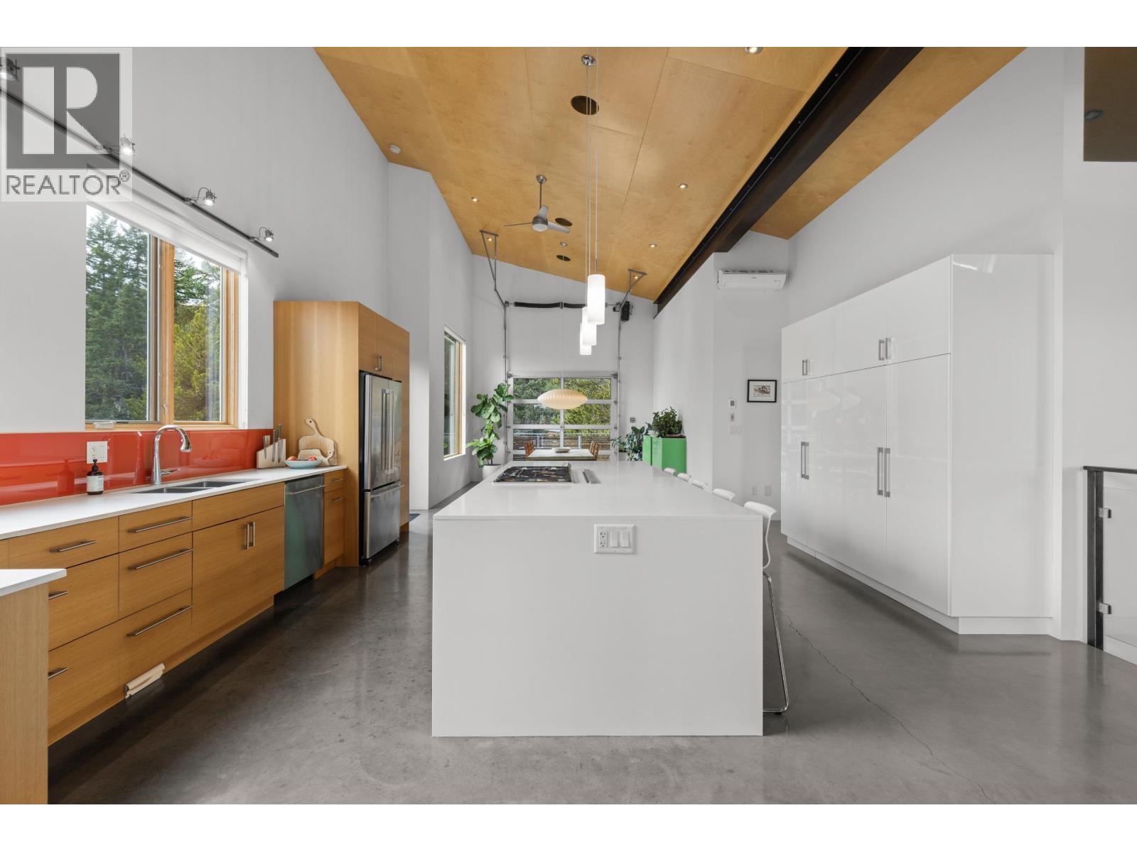 7465 Dogwood Street, Pemberton, British Columbia  V0N 2L0 - Photo 6 - R3088658