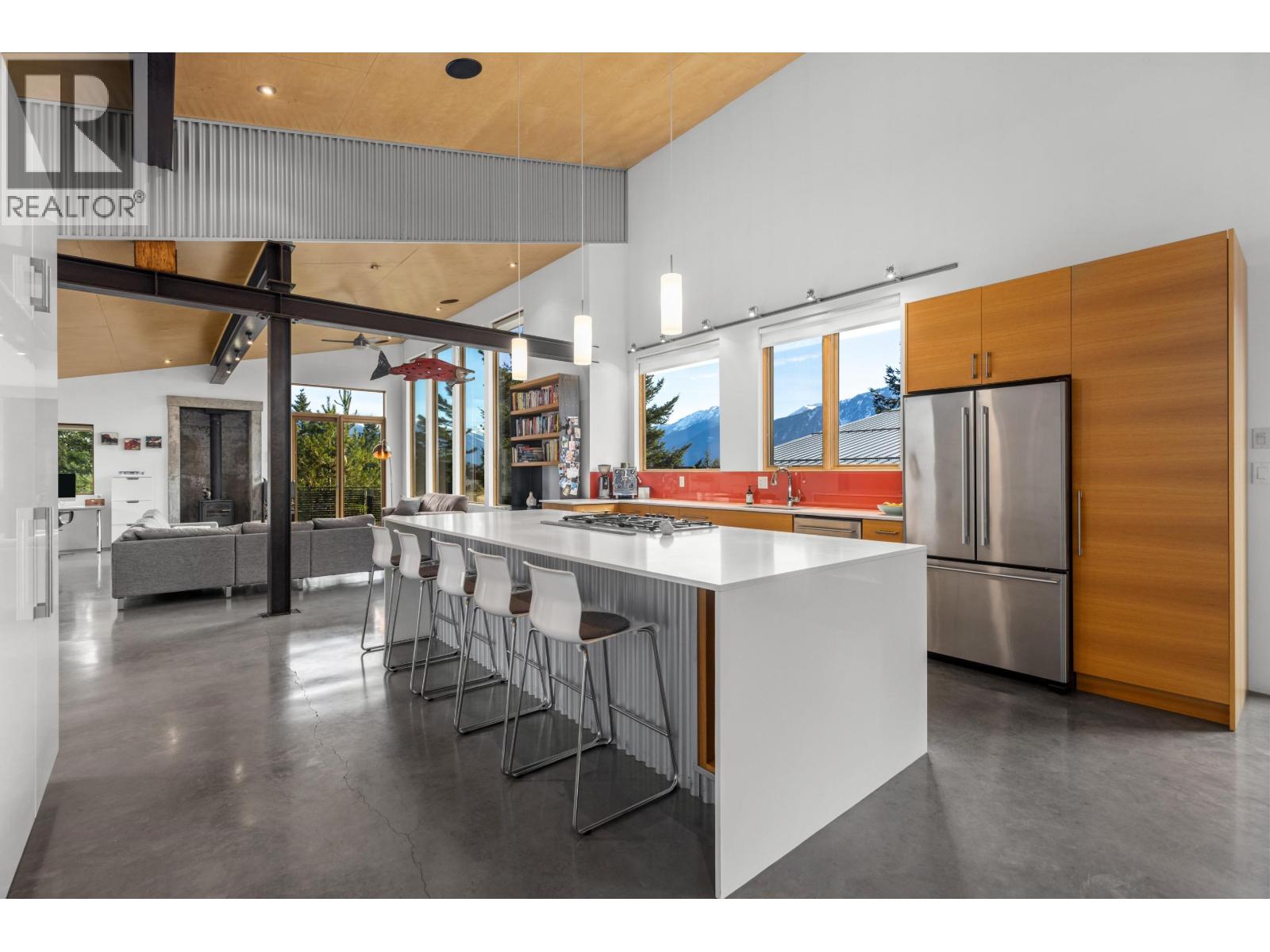 7465 DOGWOOD STREET, Pemberton, British Columbia