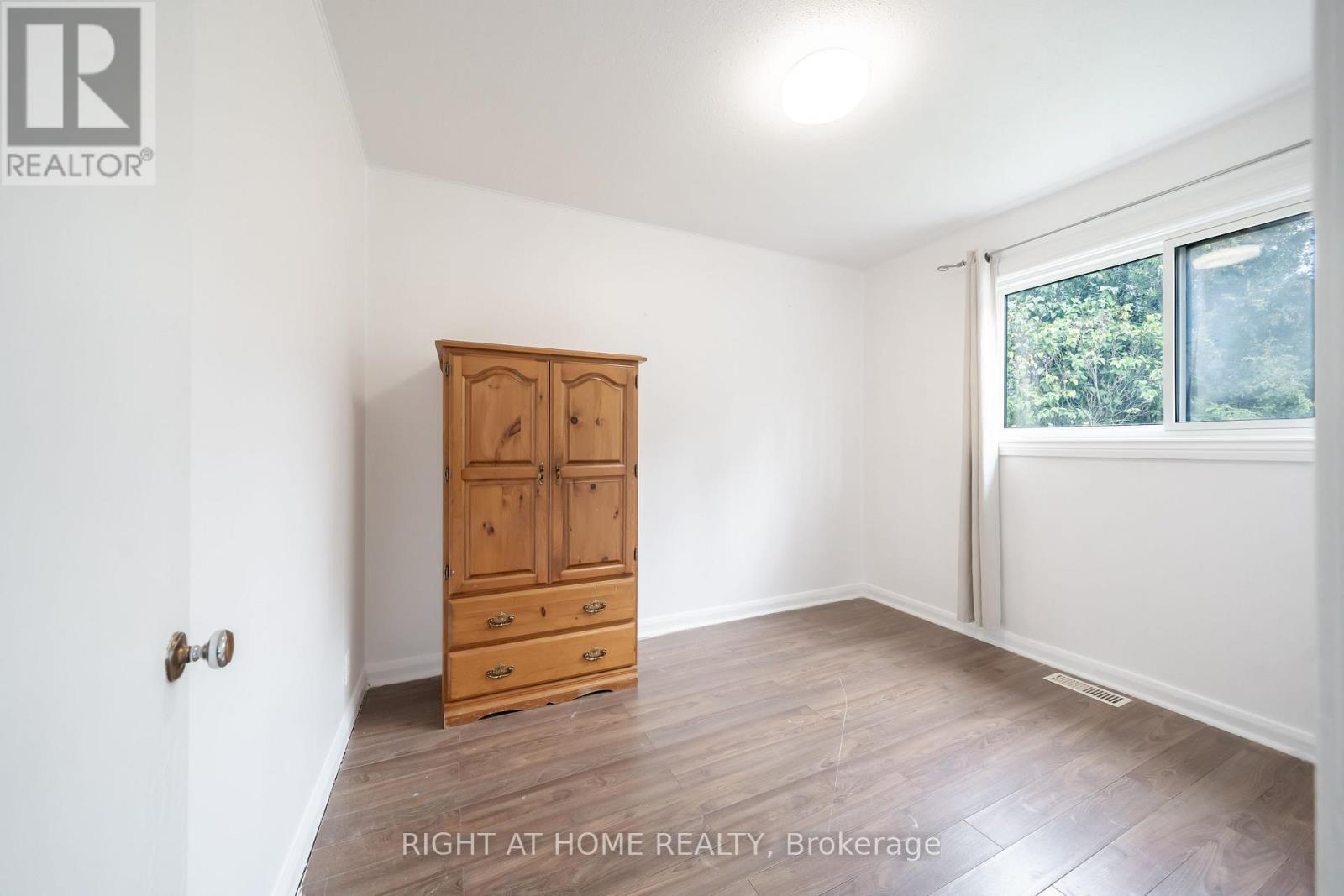 3392 Coronation Avenue, Severn (West Shore), Ontario  L0K 1G0 - Photo 15 - S12478311