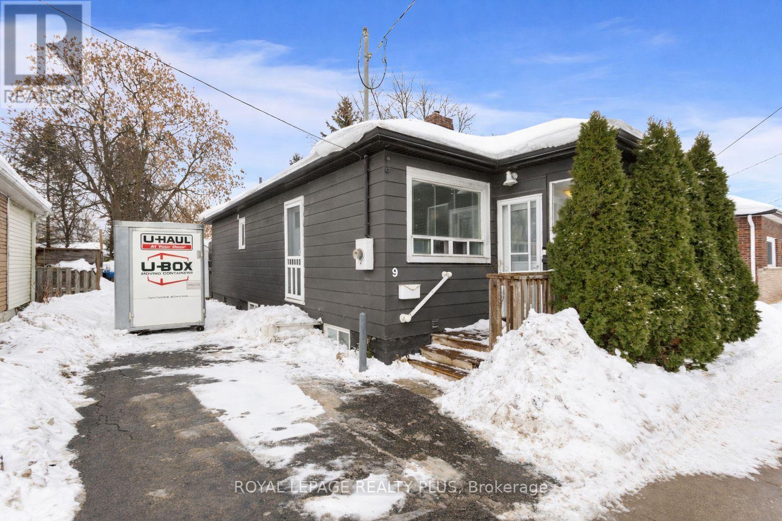 9 Ewing Street, Halton Hills, Ontario  L7G 2P6 - Photo 1 - W12785078