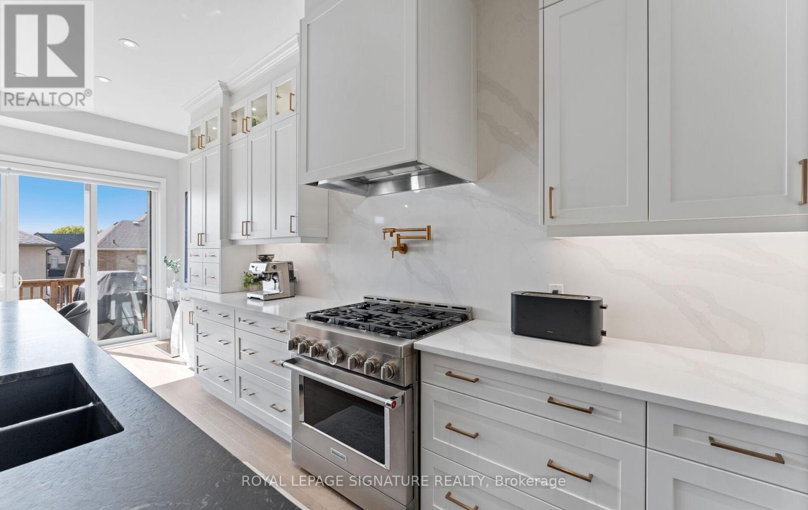 29 Sikura Circle, Aurora, Ontario  L4G 3Y8 - Photo 15 - N12786198