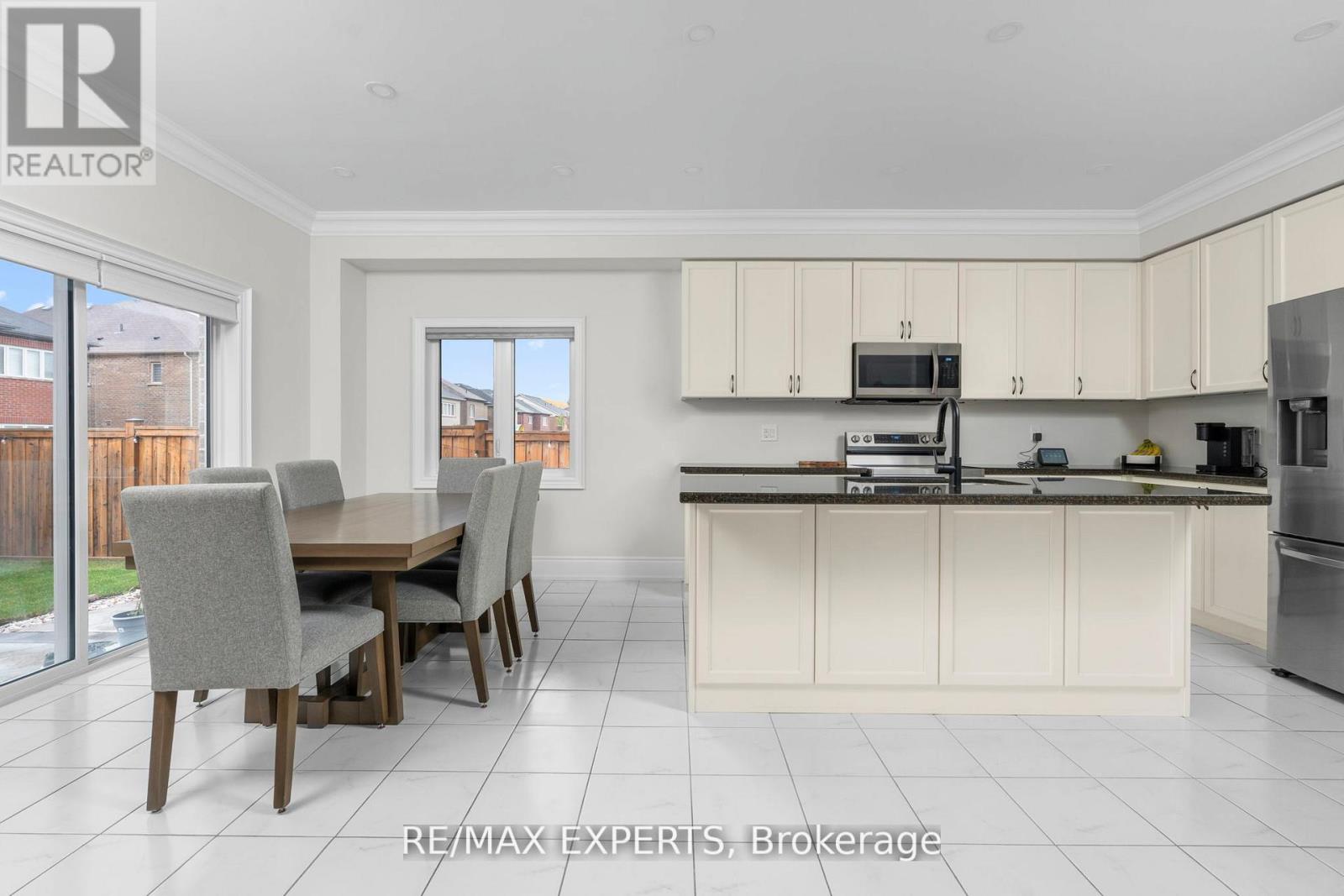 1430 Farrow Crescent, Innisfil, Ontario  L9S 0L6 - Photo 13 - N12786256