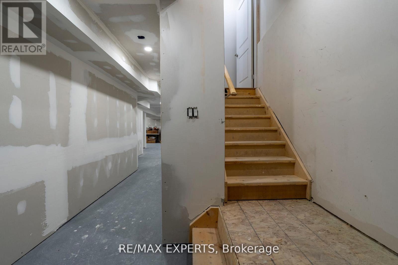 1430 Farrow Crescent, Innisfil, Ontario  L9S 0L6 - Photo 38 - N12786256