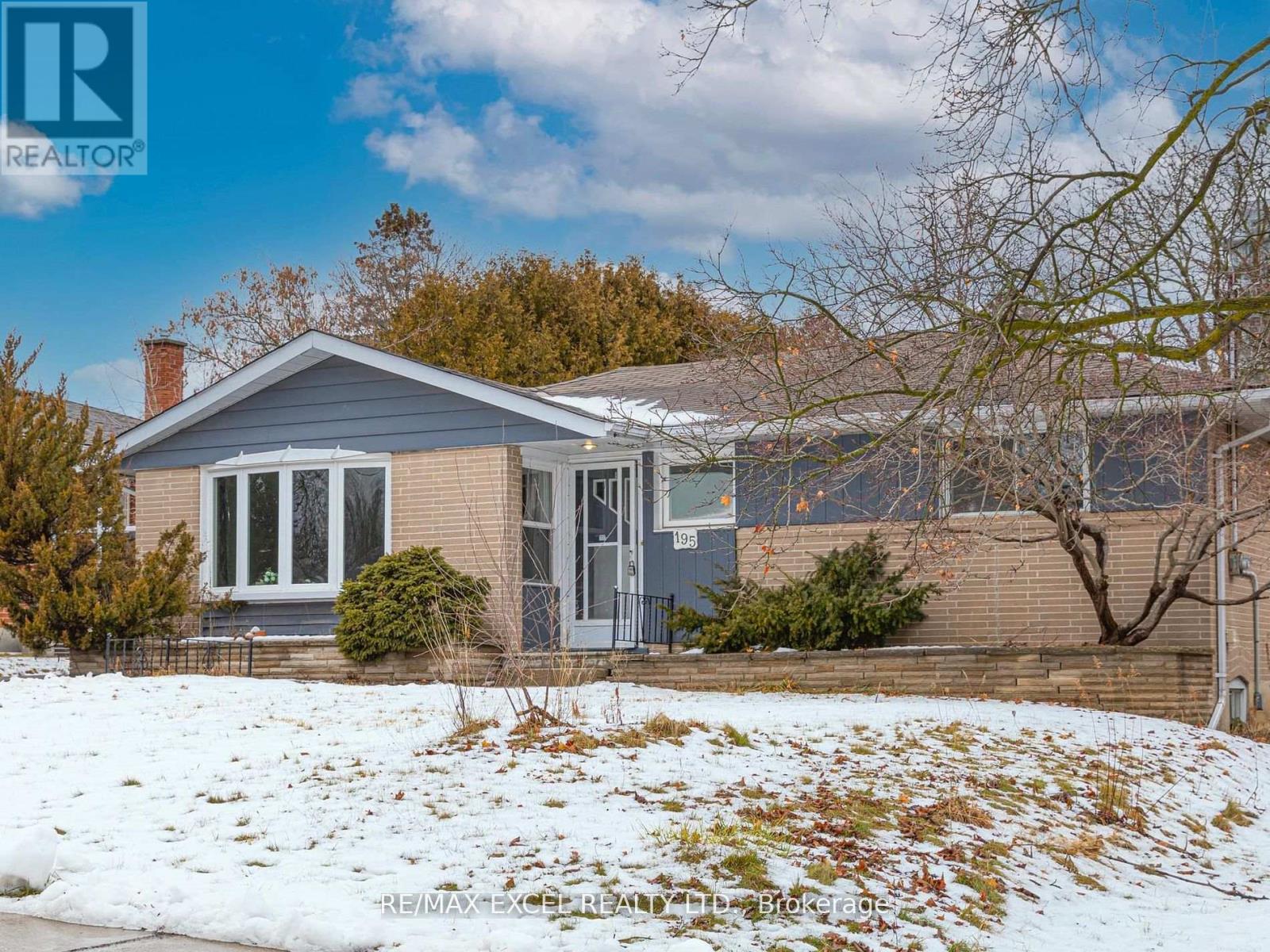 195 PARKVIEW CRESCENT, Newmarket, Ontario