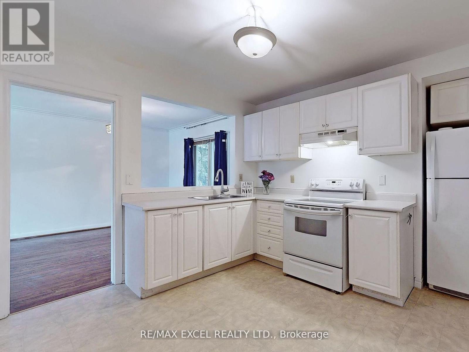 195 Parkview Crescent, Newmarket, Ontario  L3Y 2C9 - Photo 4 - N12786258