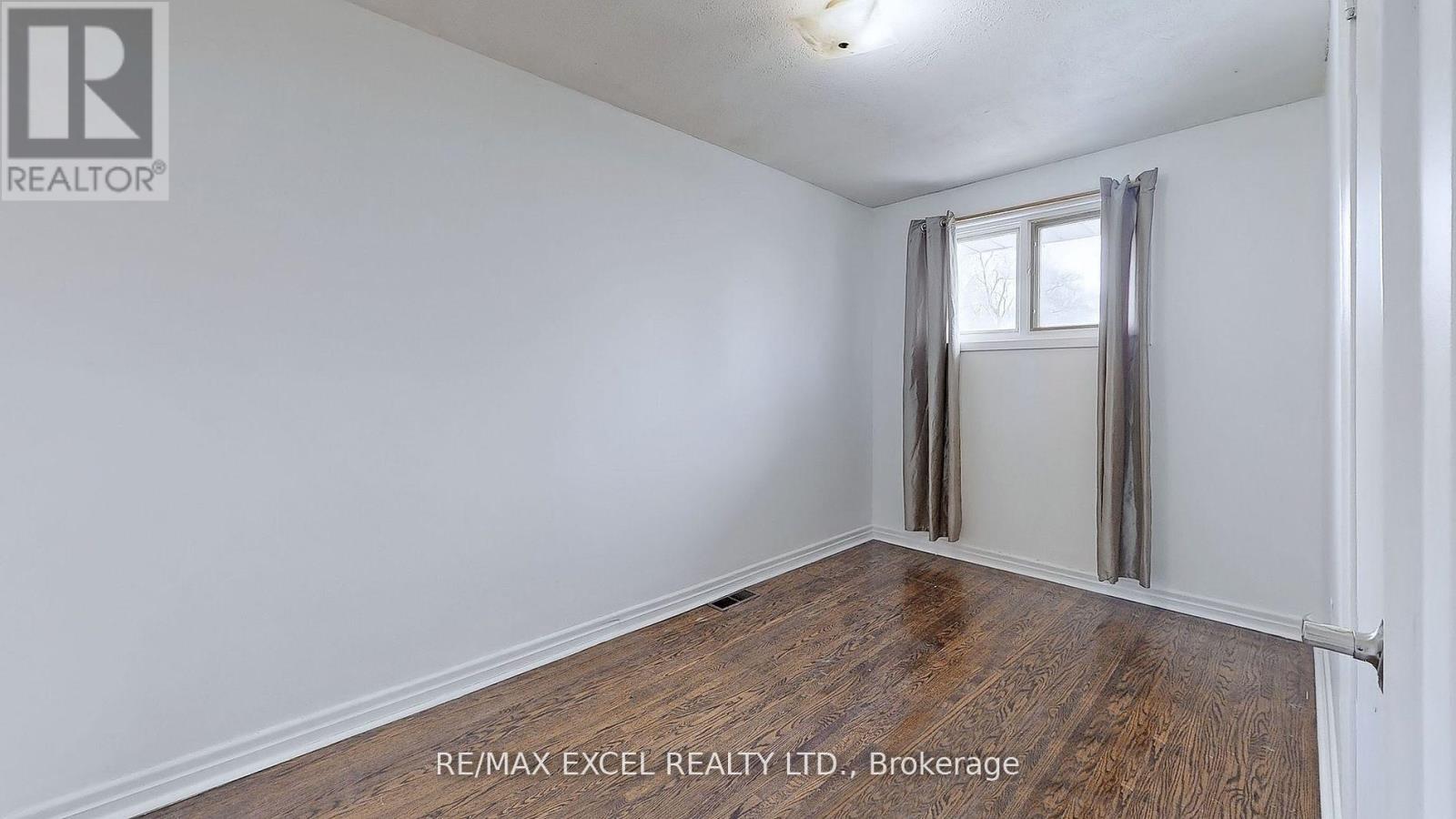 195 Parkview Crescent, Newmarket, Ontario  L3Y 2C9 - Photo 9 - N12786258