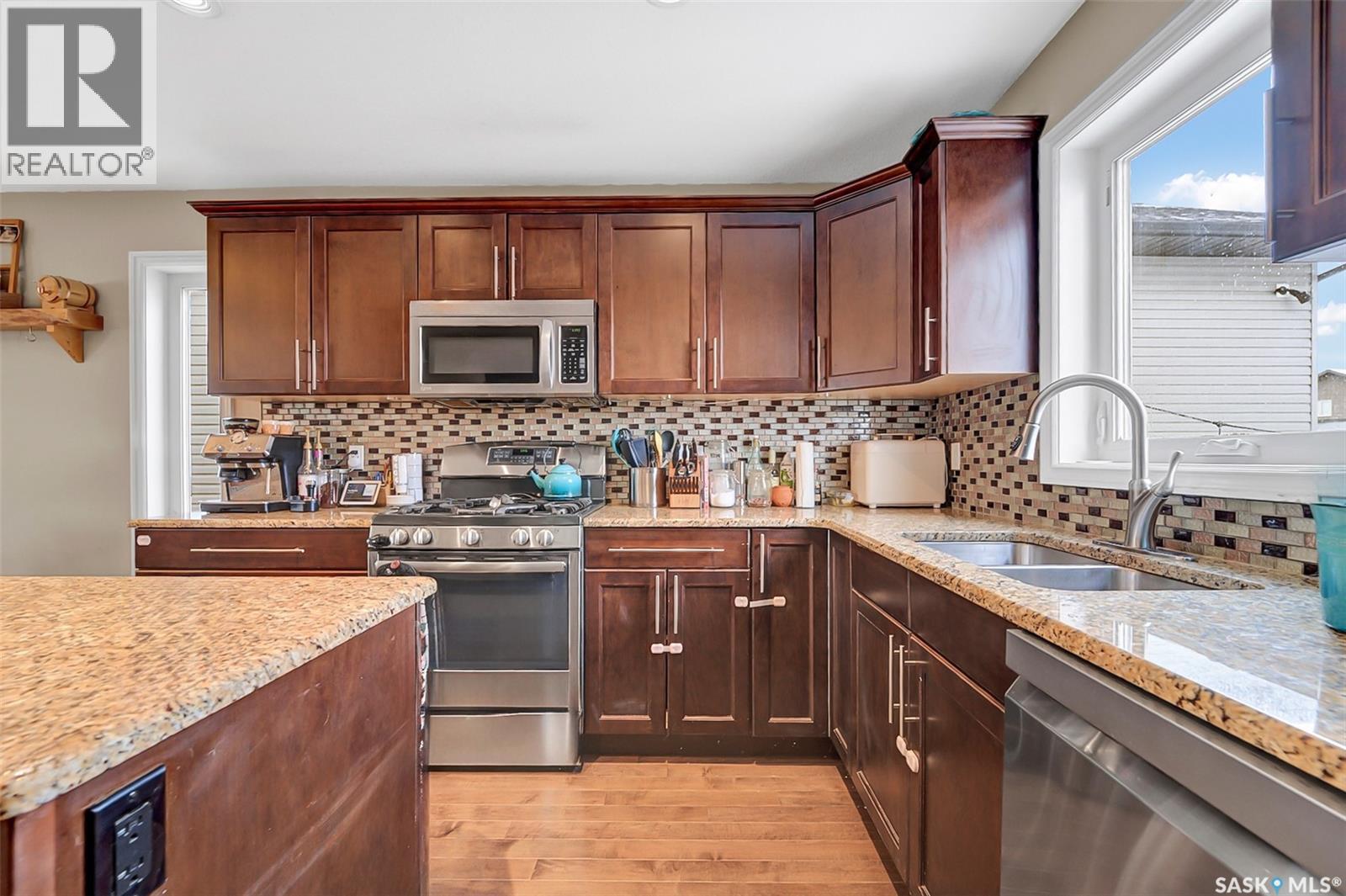 1042 Kloppenburg Bend, Saskatoon, Saskatchewan  S7S 1N1 - Photo 11 - SK028446