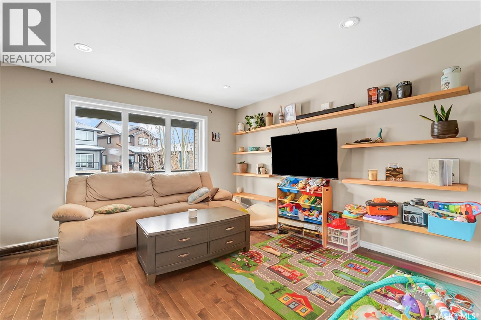 1042 Kloppenburg Bend, Saskatoon, Saskatchewan  S7S 1N1 - Photo 6 - SK028446