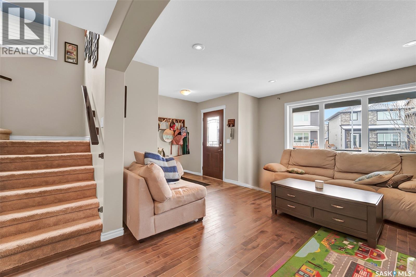 1042 Kloppenburg Bend, Saskatoon, Saskatchewan  S7S 1N1 - Photo 7 - SK028446