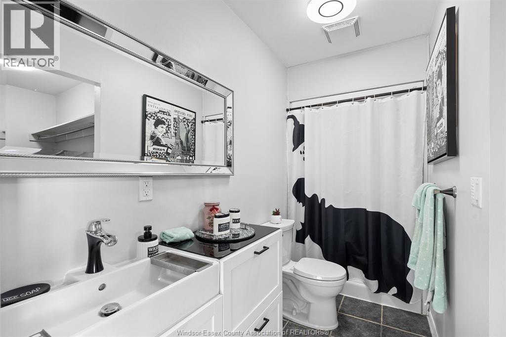 1920 Lappan Avenue, Windsor, Ontario  N9W 5G3 - Photo 12 - 26003192