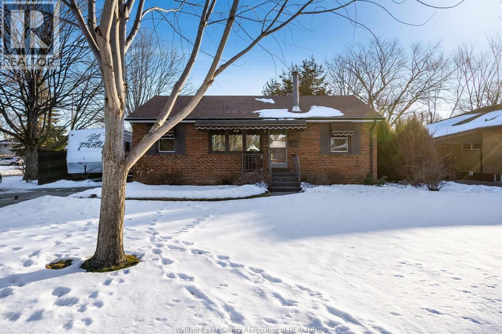 1114 Parkview, Windsor, Ontario N8X 2S9 - Photo 1 - 26003155