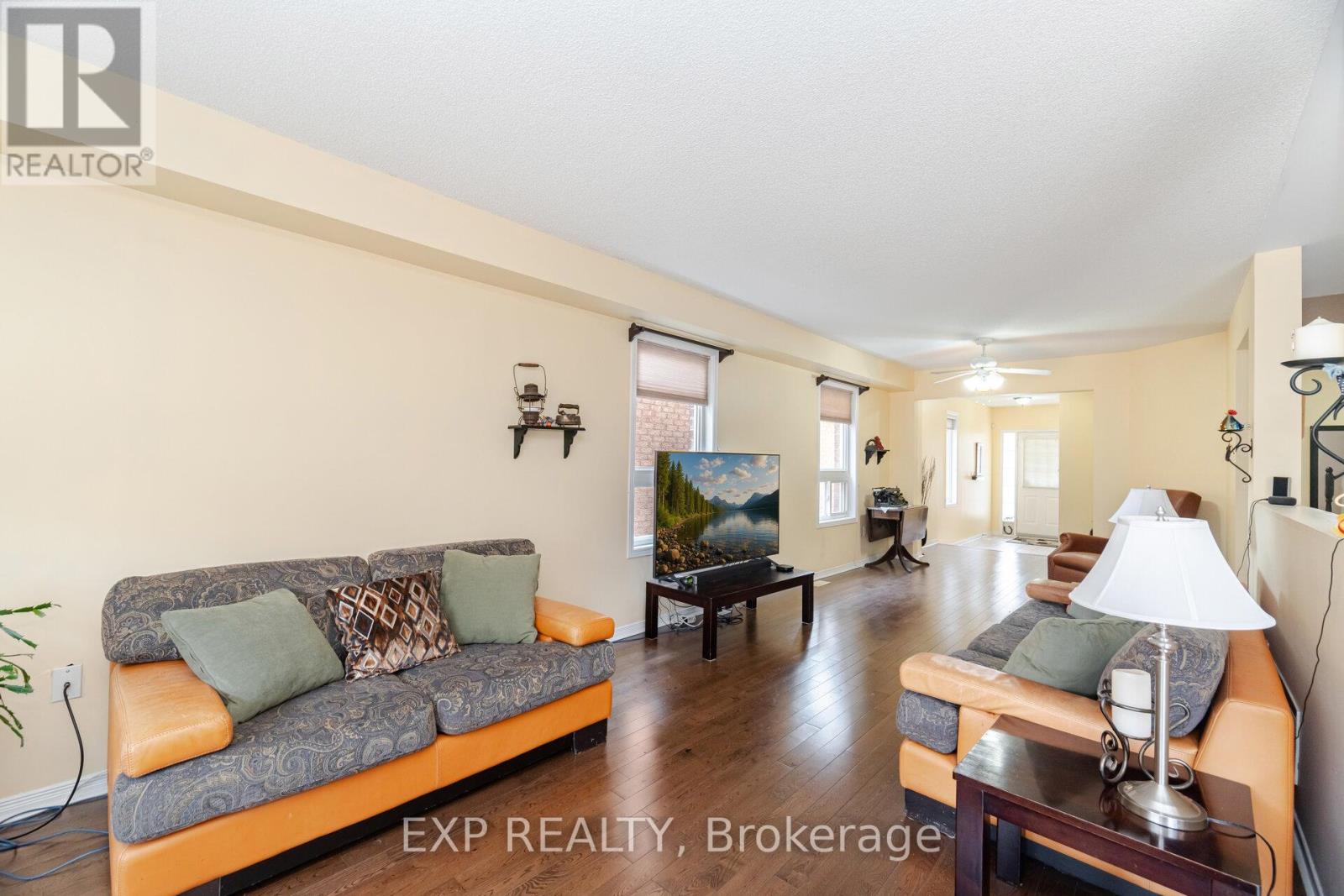 35 Prince Crescent, Brampton, Ontario  L7A 2C8 - Photo 11 - W12786196