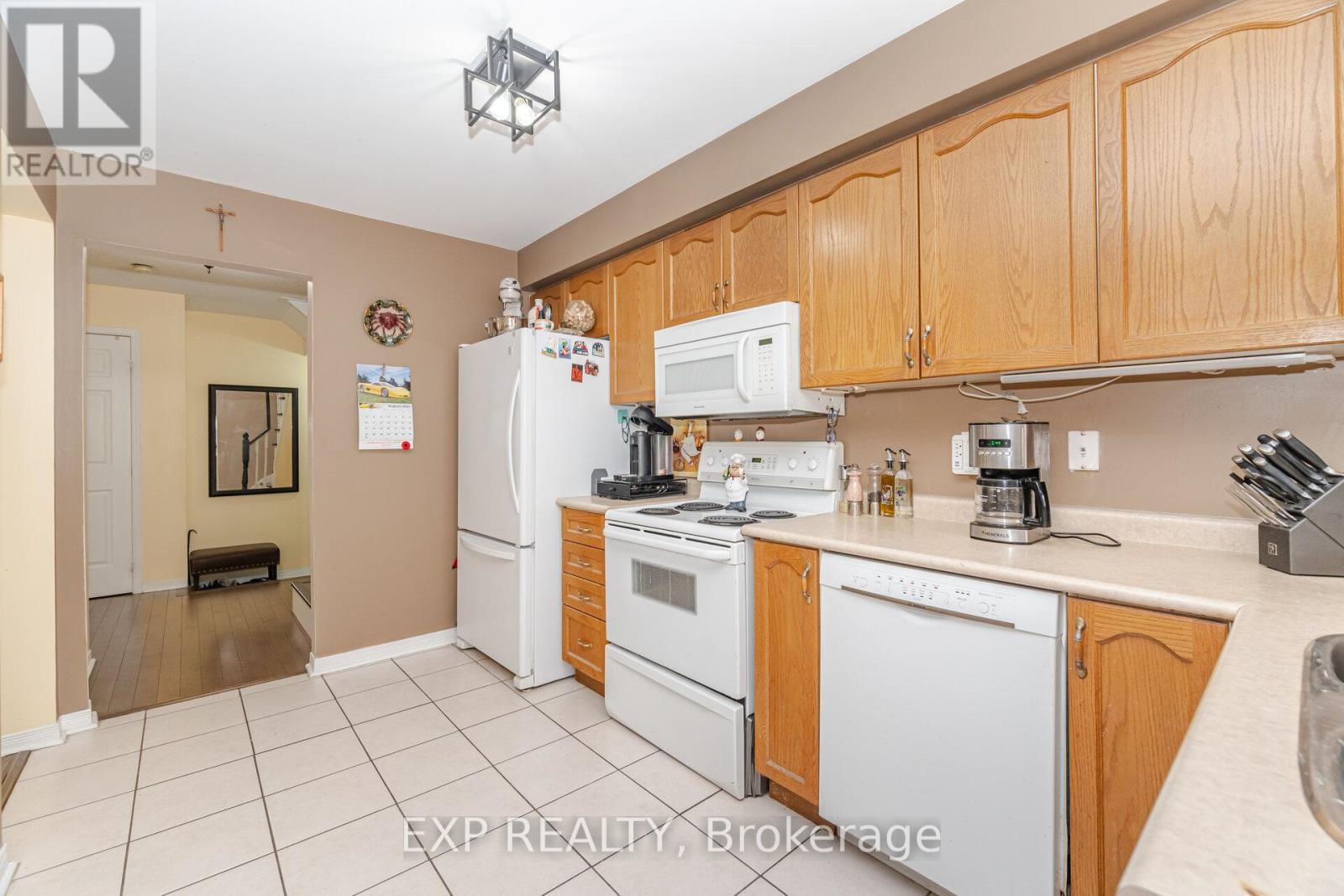 35 Prince Crescent, Brampton, Ontario  L7A 2C8 - Photo 14 - W12786196