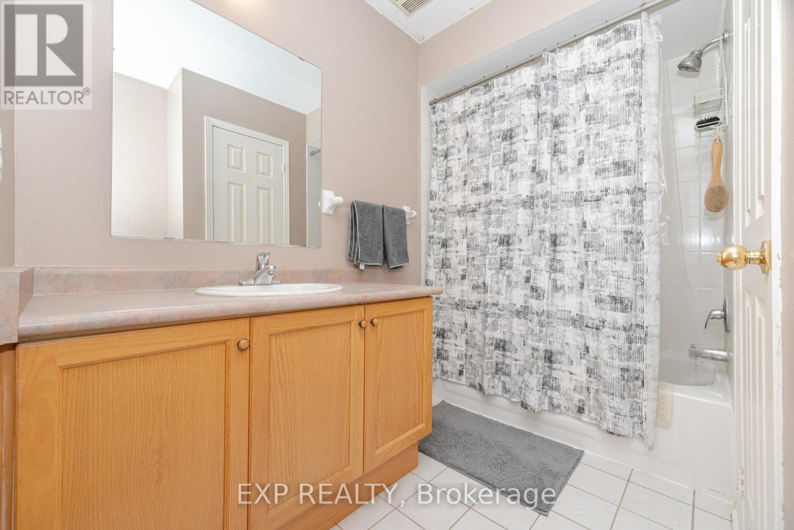 35 Prince Crescent, Brampton, Ontario  L7A 2C8 - Photo 30 - W12786196