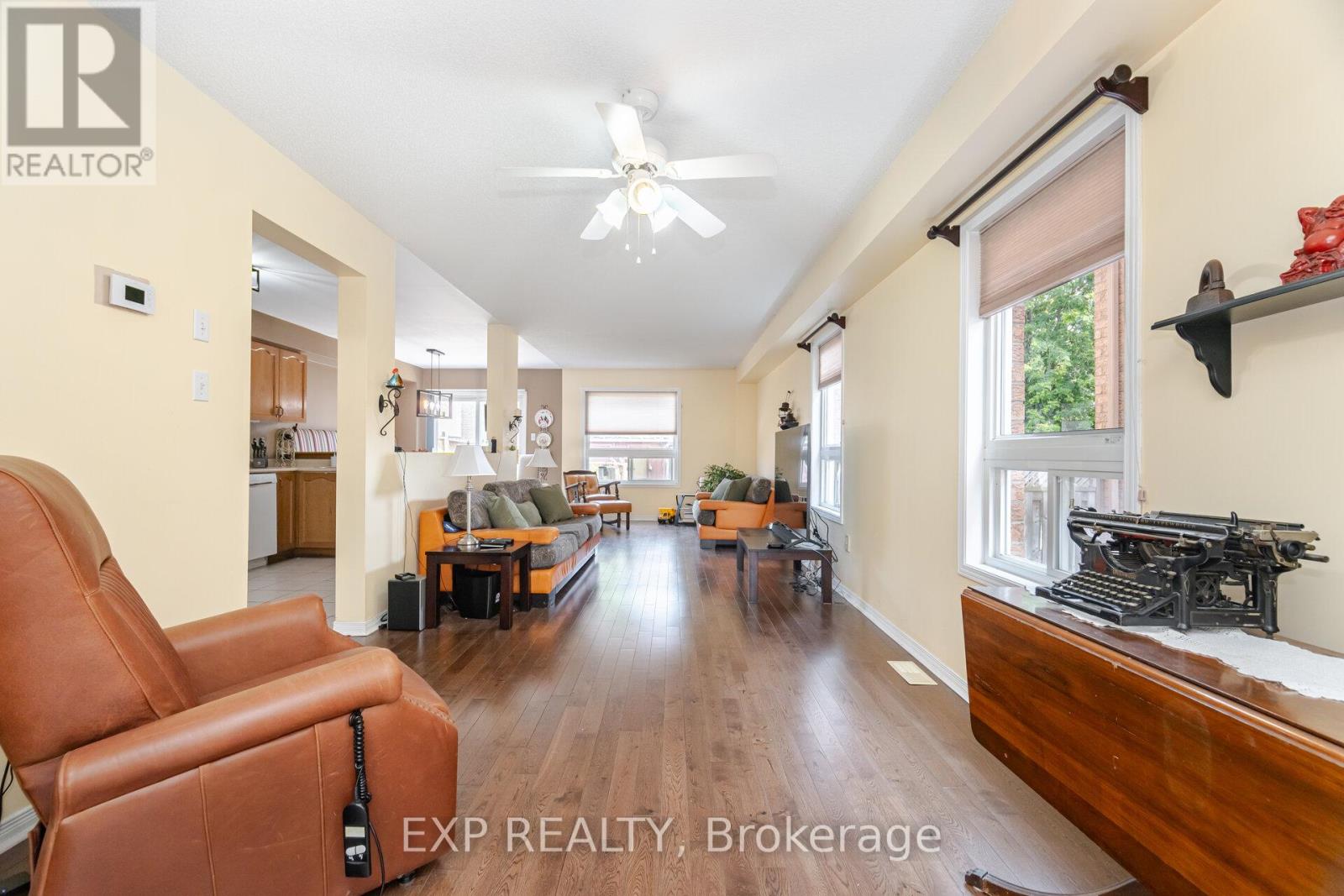 35 Prince Crescent, Brampton, Ontario  L7A 2C8 - Photo 9 - W12786196