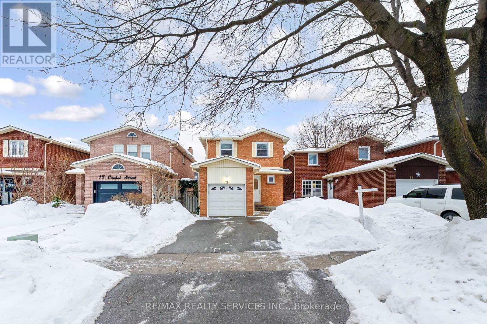 13 Cashel Street, Brampton, Ontario  L6Z 2X6 - Photo 2 - W12786234