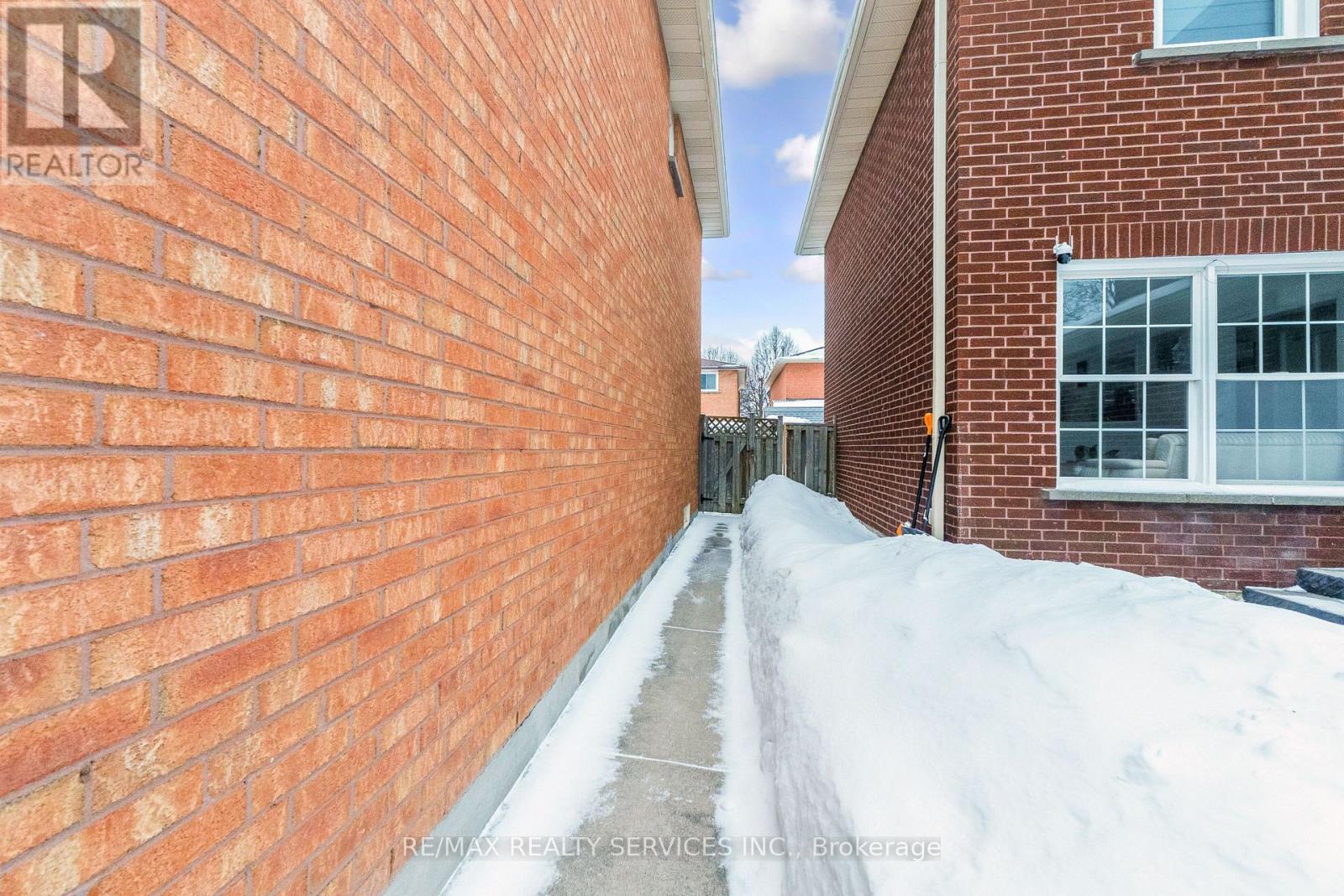 13 Cashel Street, Brampton, Ontario  L6Z 2X6 - Photo 48 - W12786234