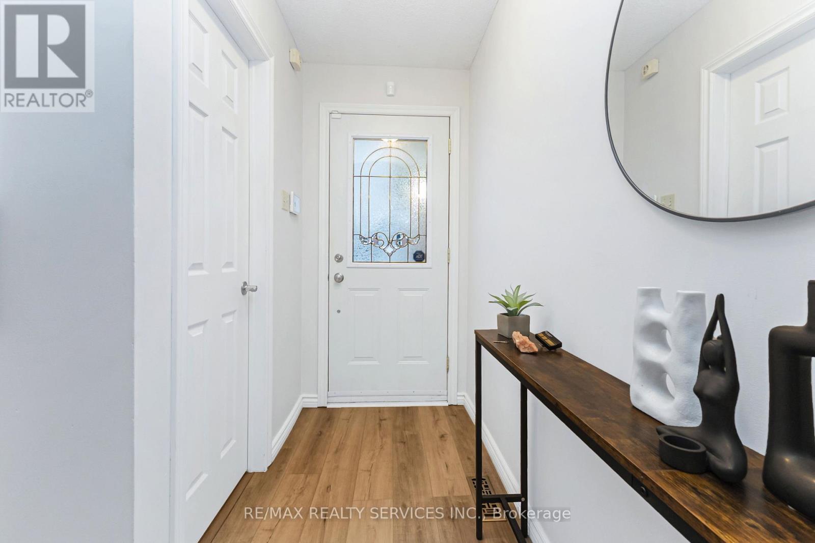 13 Cashel Street, Brampton, Ontario  L6Z 2X6 - Photo 8 - W12786234