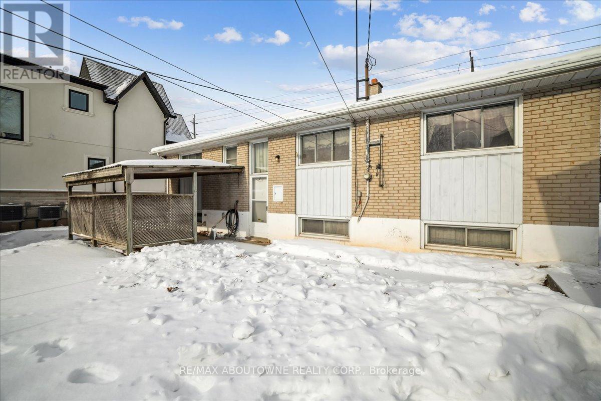 1332 Rebecca Street, Oakville, Ontario  L6L 1Z4 - Photo 12 - W12786250