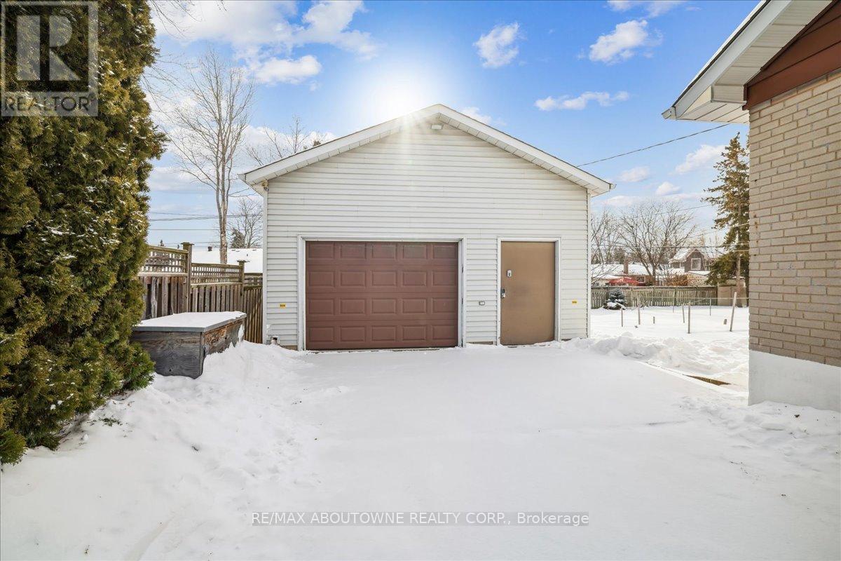 1332 Rebecca Street, Oakville, Ontario  L6L 1Z4 - Photo 16 - W12786250