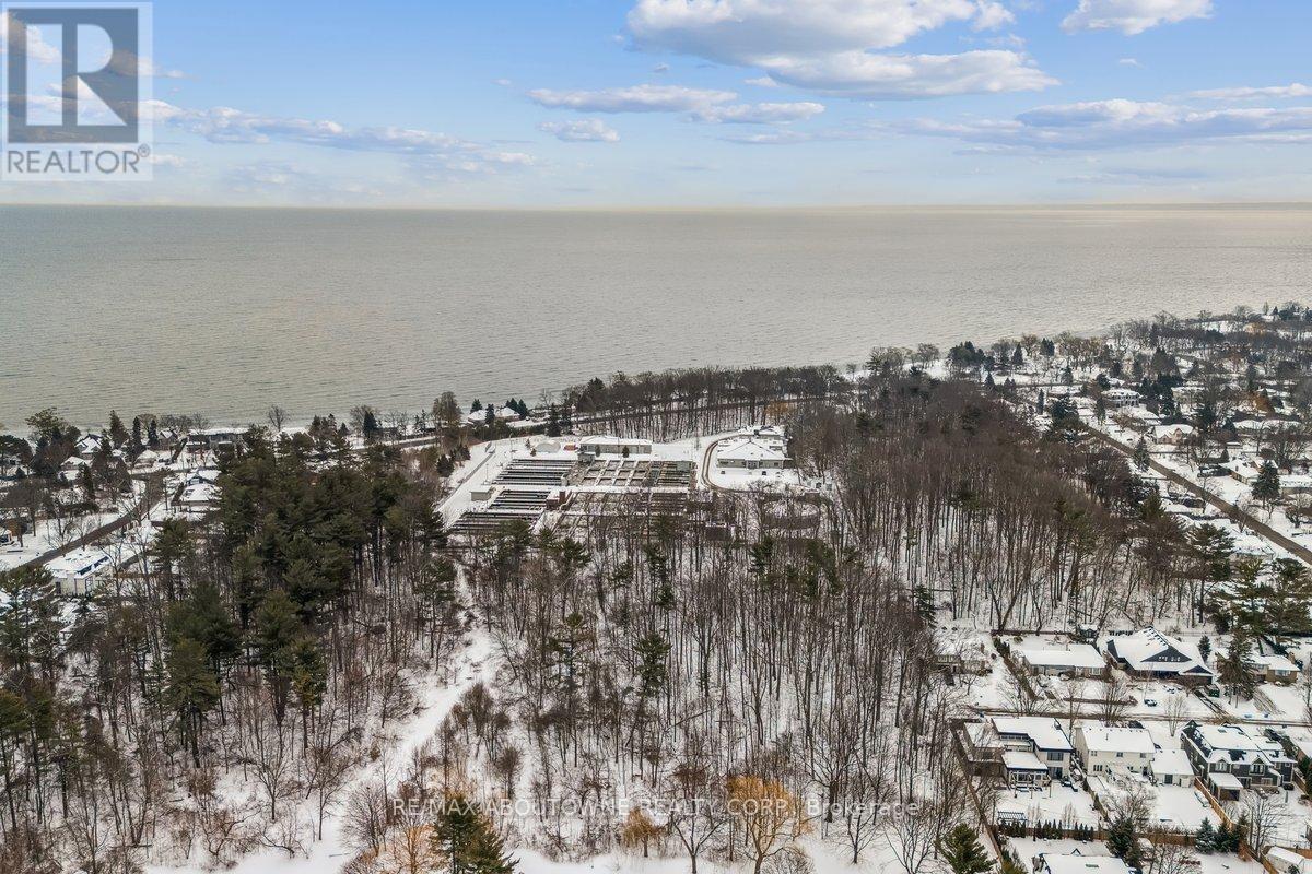 1332 Rebecca Street, Oakville, Ontario  L6L 1Z4 - Photo 22 - W12786250