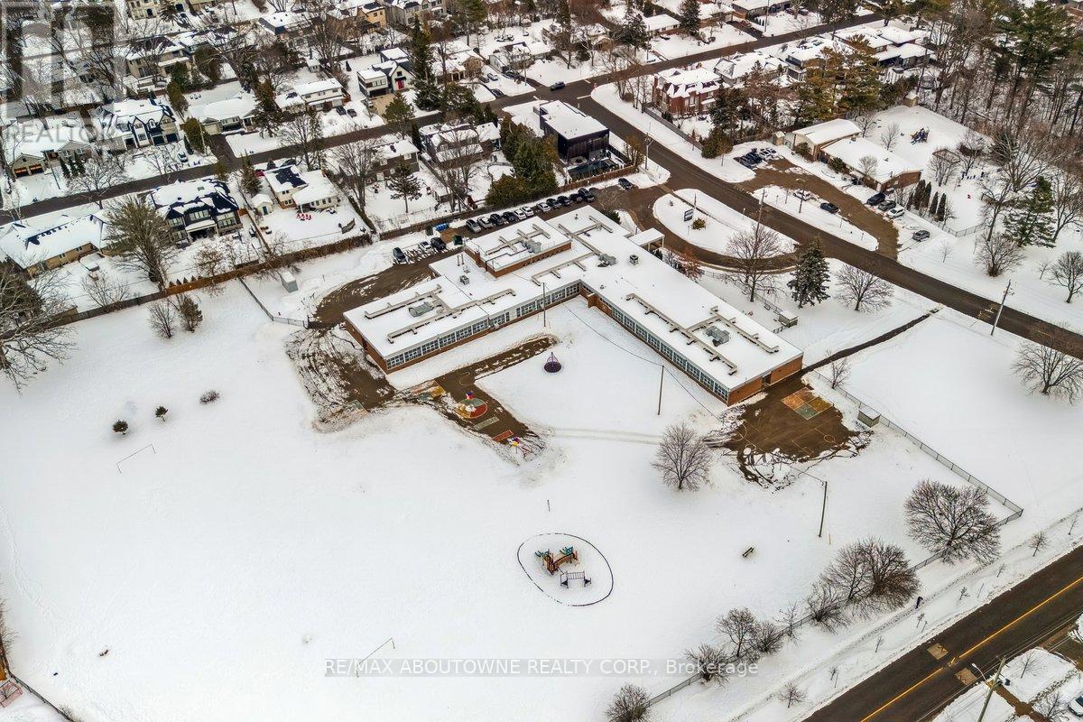 1332 Rebecca Street, Oakville, Ontario  L6L 1Z4 - Photo 24 - W12786250