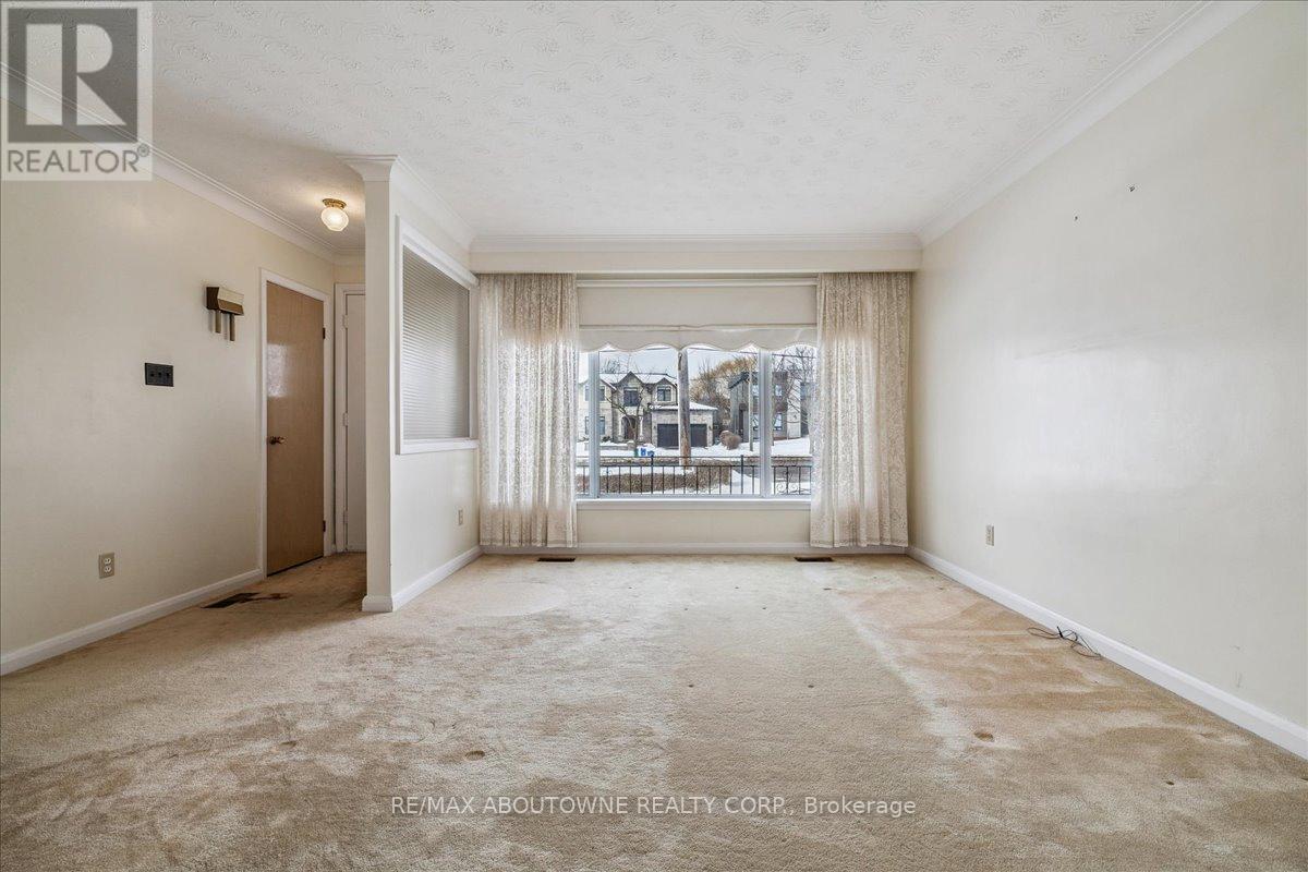 1332 Rebecca Street, Oakville, Ontario  L6L 1Z4 - Photo 7 - W12786250