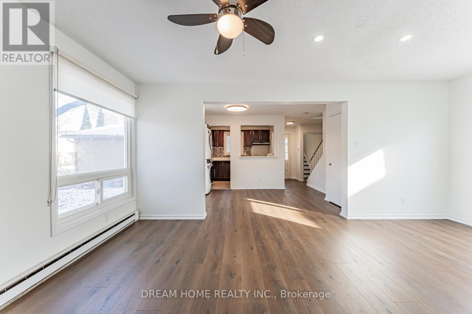 Upper Level - 22 Hazelglen Court, Brampton, Ontario  L6S 1N7 - Photo 13 - W12786272