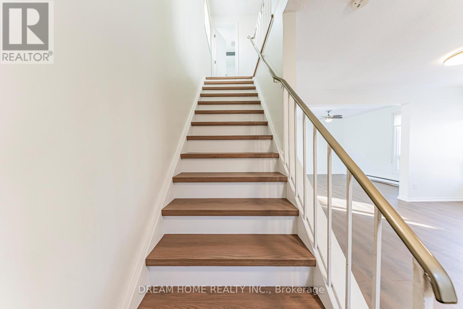 Upper Level - 22 Hazelglen Court, Brampton, Ontario  L6S 1N7 - Photo 20 - W12786272