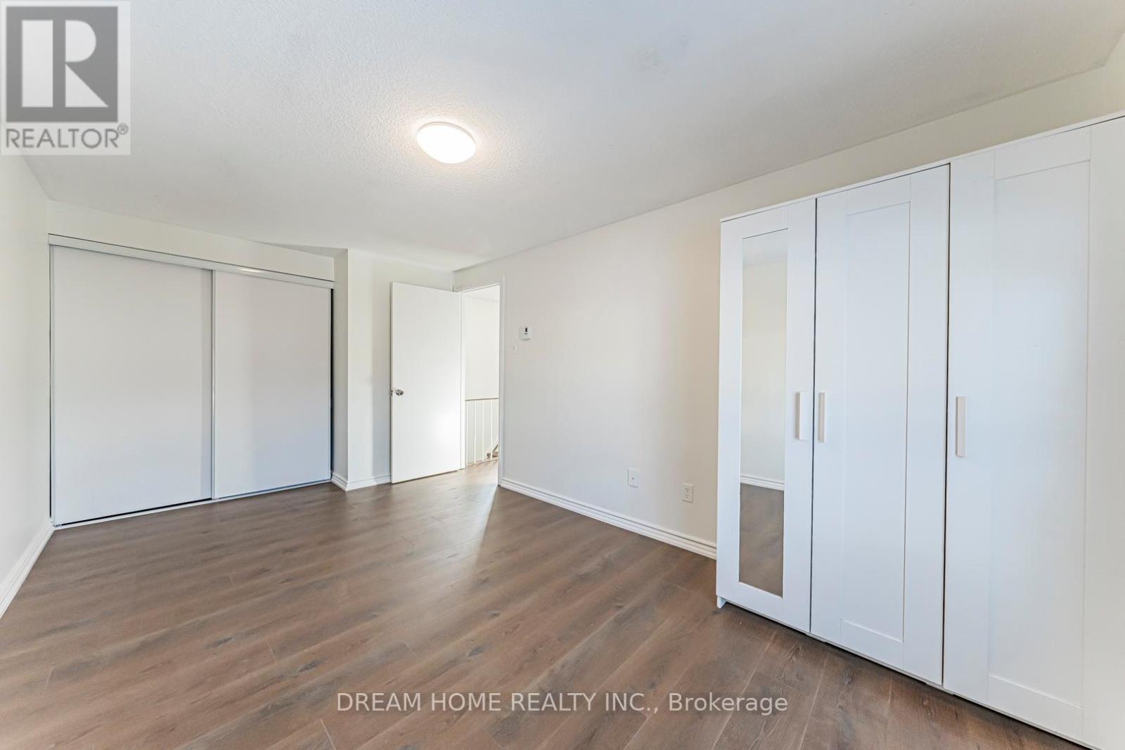 Upper Level - 22 Hazelglen Court, Brampton, Ontario  L6S 1N7 - Photo 26 - W12786272